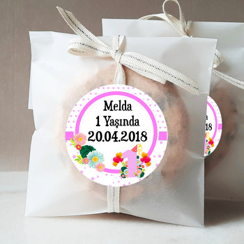 1 Yaşında  Temalı Sticker