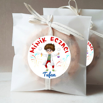 Minik Eczacı Erkek Çocuk Temalı Sticker