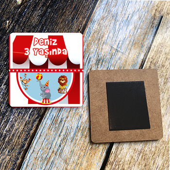 Sirk Temalı Ahşap Kare Magnet