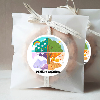 Ağaçta Dört Mevsim Temalı Sticker