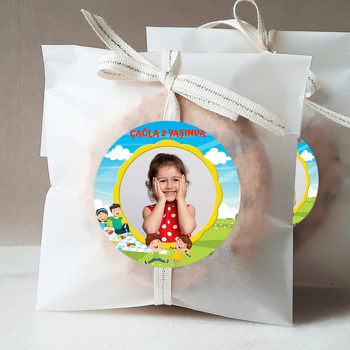 Aile ile Piknik Temalı Sticker