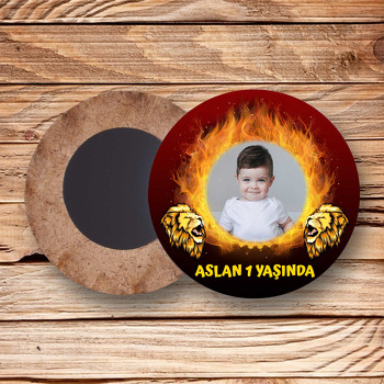 Aslan ile Ateşli Çerçeve Temalı Daire Ahşap Magnet