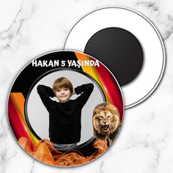 Aslan Sarı Kırmızı Fon Temalı Resimli Daire Plastik Magnet