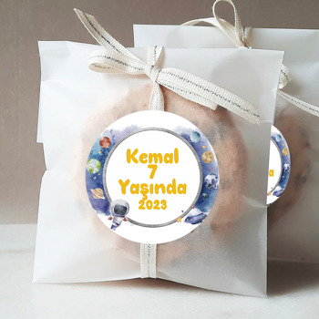 Astronot ile Soft Tonlarda Gezegenler Temalı Sticker