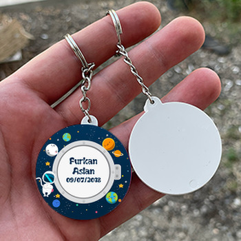 Astronot Temalı Daire Plastik Anahtarlık