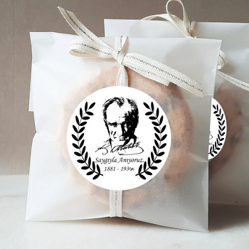 Atatürk ile Yaprak Çelenk Temalı Sticker