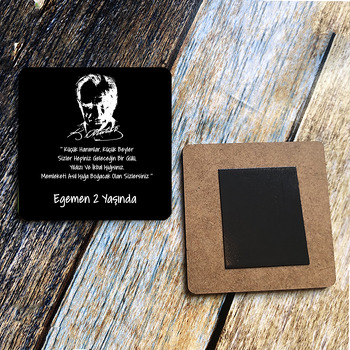 Atatürk Temalı Ahşap Kare Magnet