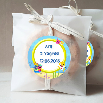 Sevimli Köpek Balığı Temalı Sticker