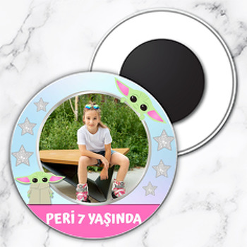 Baby Yoda Temalı Daire Plastik Doğum Günü Magnet