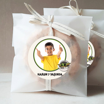 Baby Yoga ile Uzay Gemisi Temalı Yapışkanlı Sticker