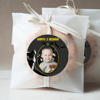 Batman Siyah Fon Temalı Resimli Sticker