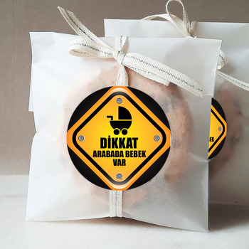 Bebek Arabası ile Dikkat Bebek Var Temalı Sticker