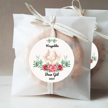 Bebek Ayakları ile Kırmızı Güller Temalı Sticker