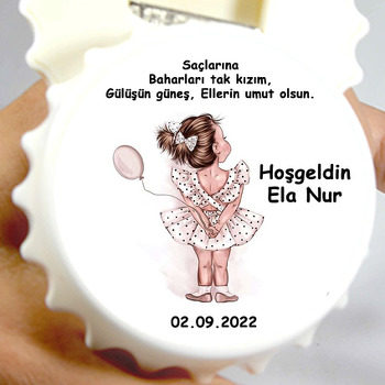 Bej Balonlu Puantiye Elbiseli Kız Temalı Kapak Şekilli Magnet Açacak