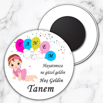Beş Harfli Balonlu Kız Bebek Temalı Daire Plastik Magnet