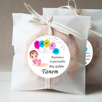 Beş Harfli Balonlu Kız Bebek Temalı Parti Süs Sticker