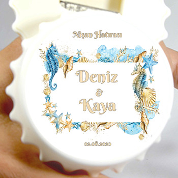Beyaz Fonda Deniz Kabukları Kare Çerçeve Temalı Kapak Açacak