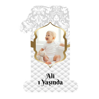 Beyaz Kapitone Fonda Gold Çerçeve Temalı Doğum Günü Magnet