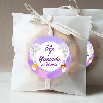 Beyaz Melek Kanatları ile Lila Fon Temalı Sticker