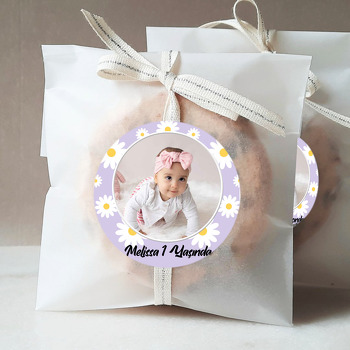 Beyaz Papatya Lila Fon Temalı Resimli Sticker