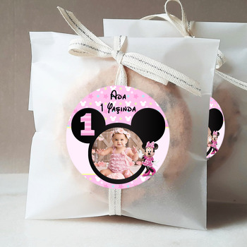 Bir Yaş Minnie Mouse Temalı Resimli Sticker