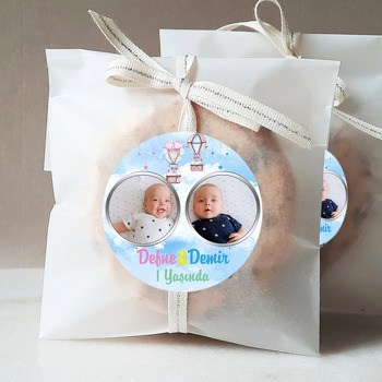 Bulutlarda İkiz Balonlar Temalı Resimli Sticker