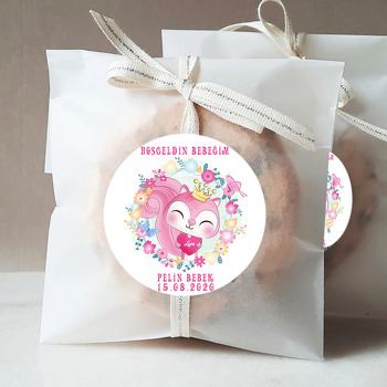 Çiçekli Sincap Temalı Sticker