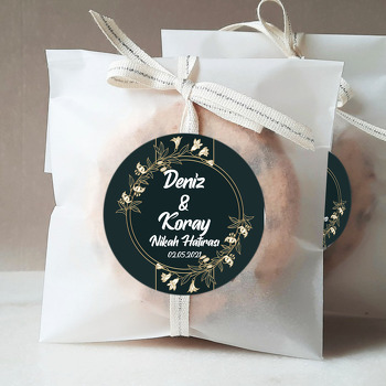 Daire Çerçevede Gold Bahar Dalı ile Pastel Yeşil Fon Temalı Sticker