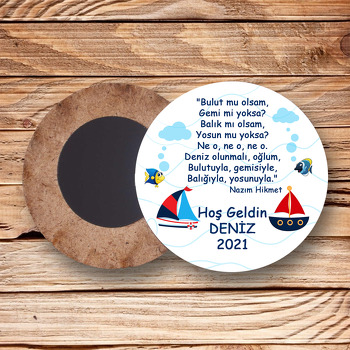 Denizde Balıklar ve Gemiler ile Beyaz Dalgalar Temalı Daire Ahşap Magnet