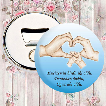 Dört Kişilik Aile Eli Mavi Fon Temalı Magnet Açacak