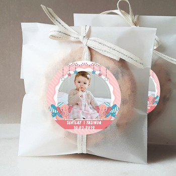 Fiyonklu Pembe Fil Temalı Resimli Sticker