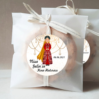 Geleneksel Kıyafetlerle Kırmızı Elbiseli Gelin Temalı Sticker