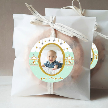 Gold Atlı Karınca ile Soft Yeşil Fon Temalı Sticker
