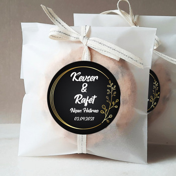 Gold Daire Çerçeve ile Tomurcuklar Temalı Sticker