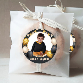 Gold ile Krem Balonlar Siyah Fonda Temalı Sticker