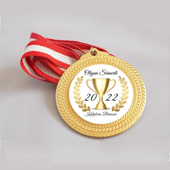 Gold Kupa ile Beyaz Fon Temalı Metal Madalya