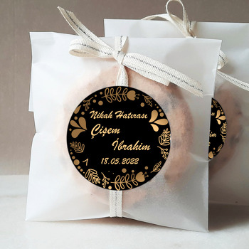 Gold Laleler ile Yapraklar Temalı Sticker