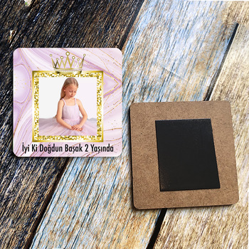 Gold Taç Ve Pembe Temalı Resimli Ahşap Kare Magnet