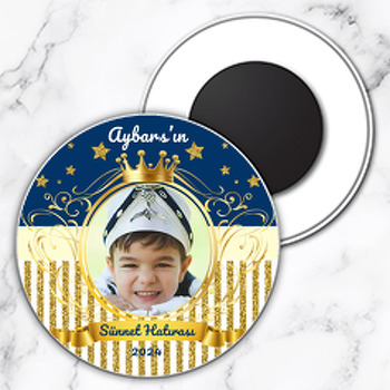 Gold Taçlı Çerçeve ile Simli Yıldız Lacivert Fonda Temalı Daire Plastik Doğum Günü Magnet