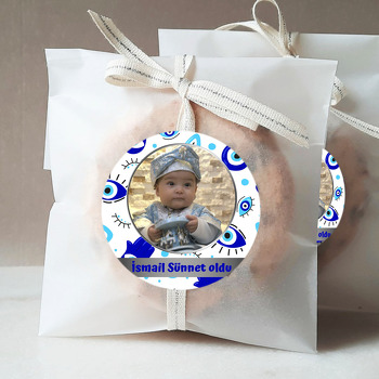 Göz Şekilli Nazar Boncukları ile Beyaz Fon Sünnet Temalı Sticker