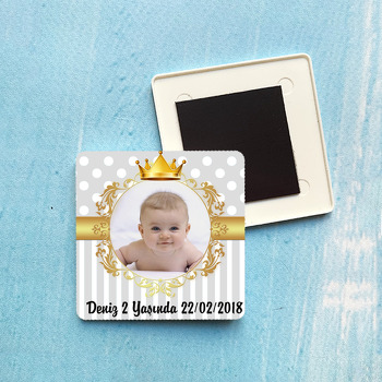 Gri Gold Taç Temalı Kare Plastik Kare Magnet