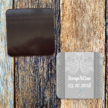 Gri Zeminli ve Yüzük Desenli Söz Nişan Nikah Temalı Kare Magnet