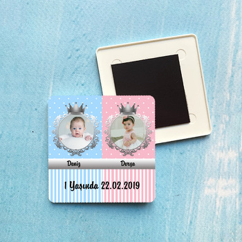 Gümüş Taçlı İkiz  Temalı Kare Plastik Kare Magnet