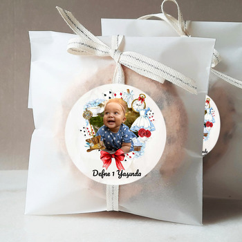 Harikalar Diyarı Çerçeve Temalı Sticker