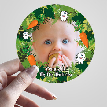 Havuç ve Diş Yaprak Fon Temalı Resimli Sticker
