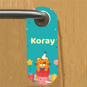 Hediye Paketleri ile Kedi Temalı Çocuk Odası Kapı Askısı
