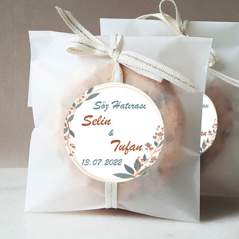 Ihlamur Dalları ile Yapraklar Temalı Sticker
