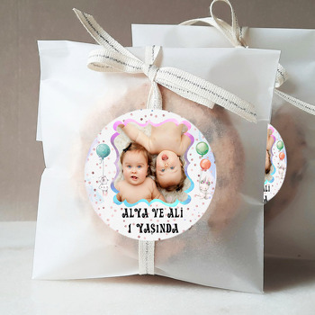İkiz Tavşan Temalı Resimli Sticker
