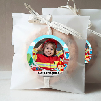 İtfaiyeci ile Aracı Temalı Sticker