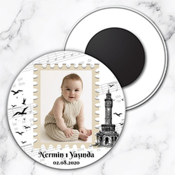 İzmir Siyah Beyaz Temalı Resimli Daire Plastik Magnet